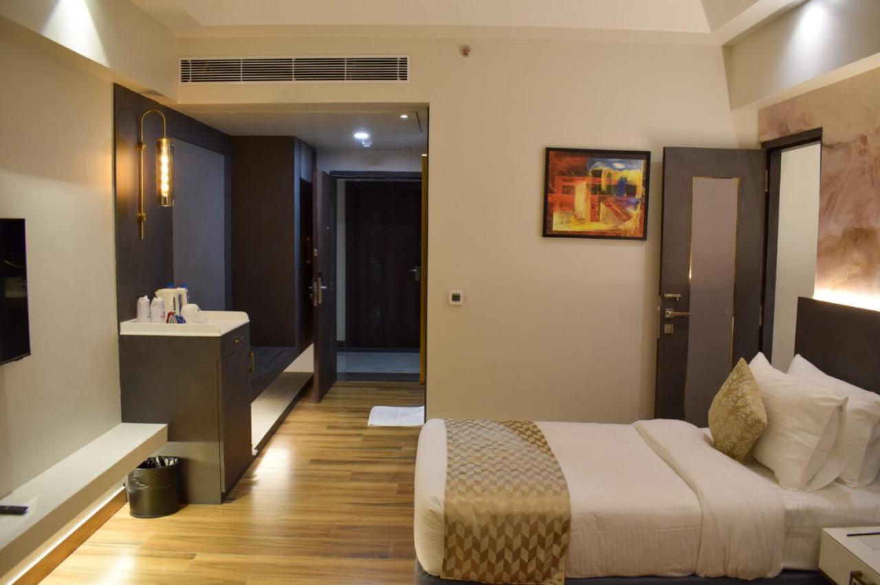 Tulip Inn Shravasti Bahraich Buitenkant foto