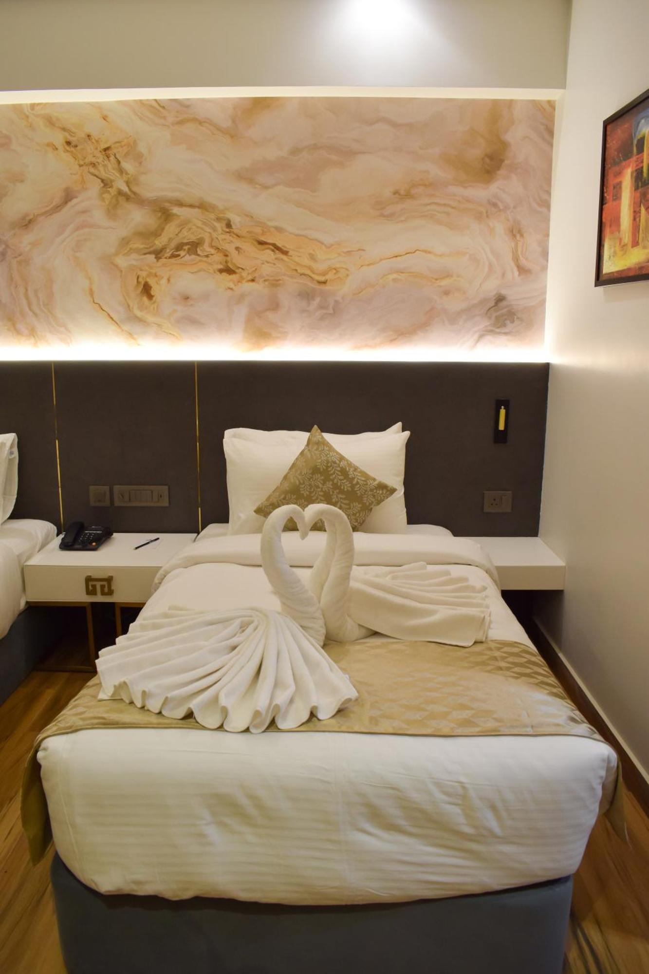 Tulip Inn Shravasti Bahraich Buitenkant foto